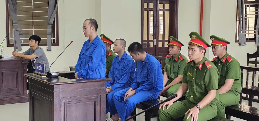 đột nhập vào biệt thự 2.jpg