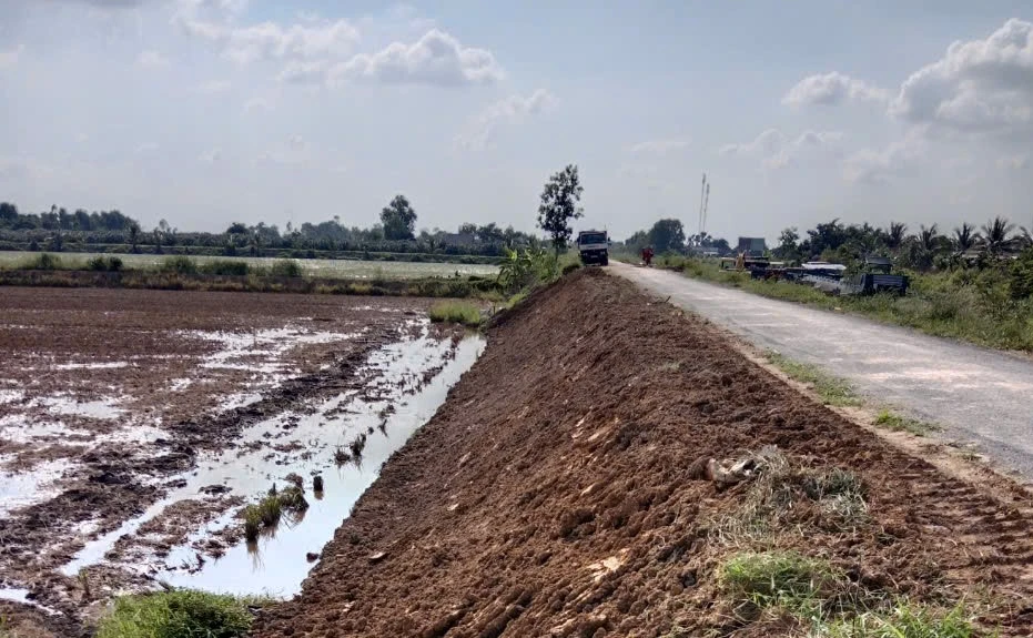 khai thác đất 2.jpg