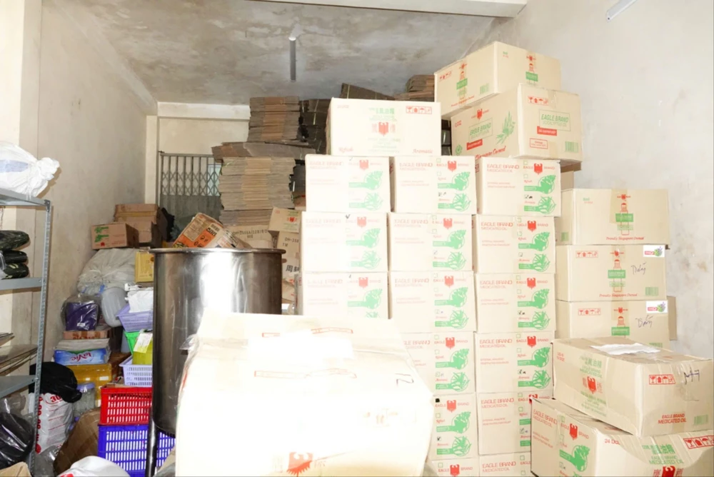 sản xuất dầu gió giả.jpg