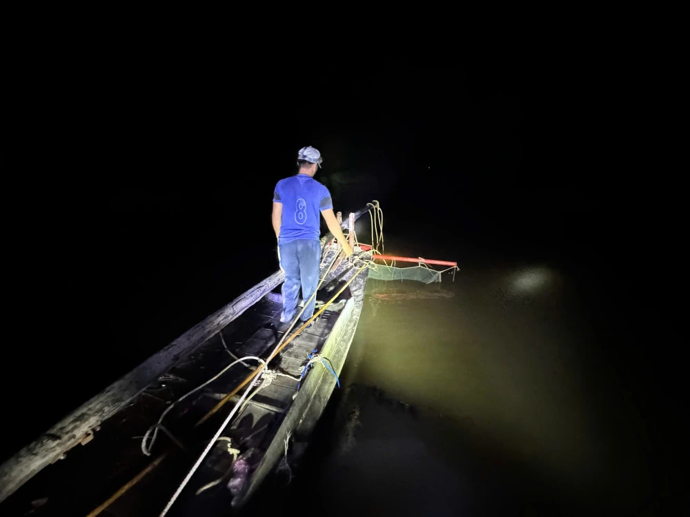 kích điện bắt cá.jpg