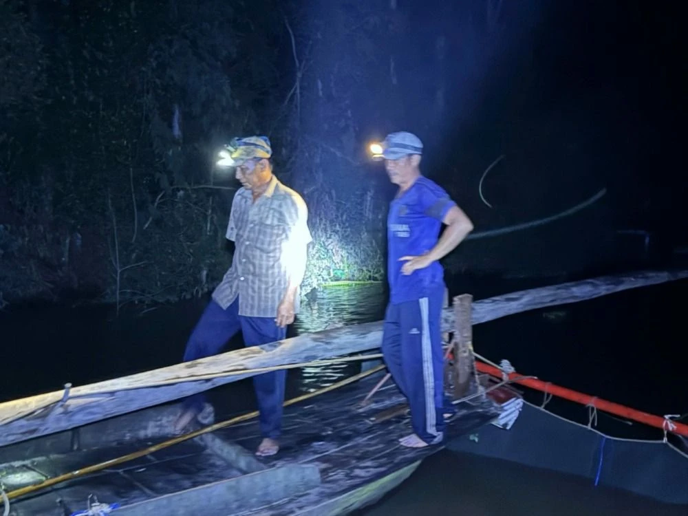 kích điện bắt cá.jpg