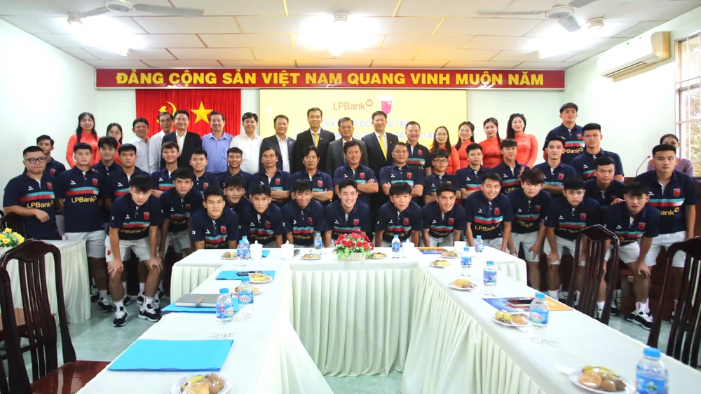 đội bóng Long An (5).JPG