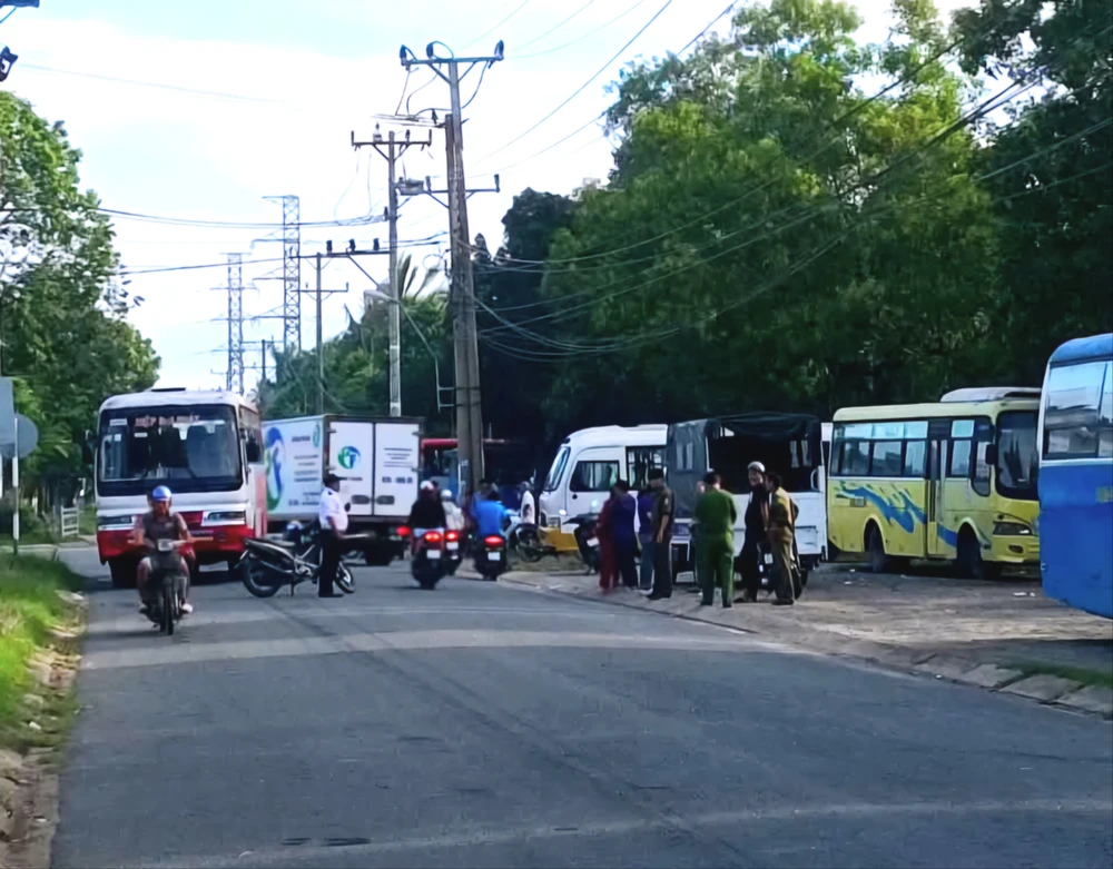 Nữ công nhân.jpg