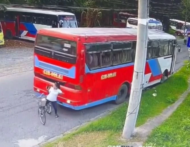 nữ công nhân.png