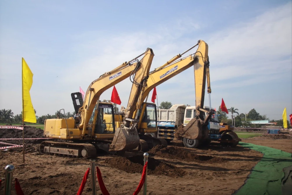 Cầu Vàm Cỏ Đông.JPG