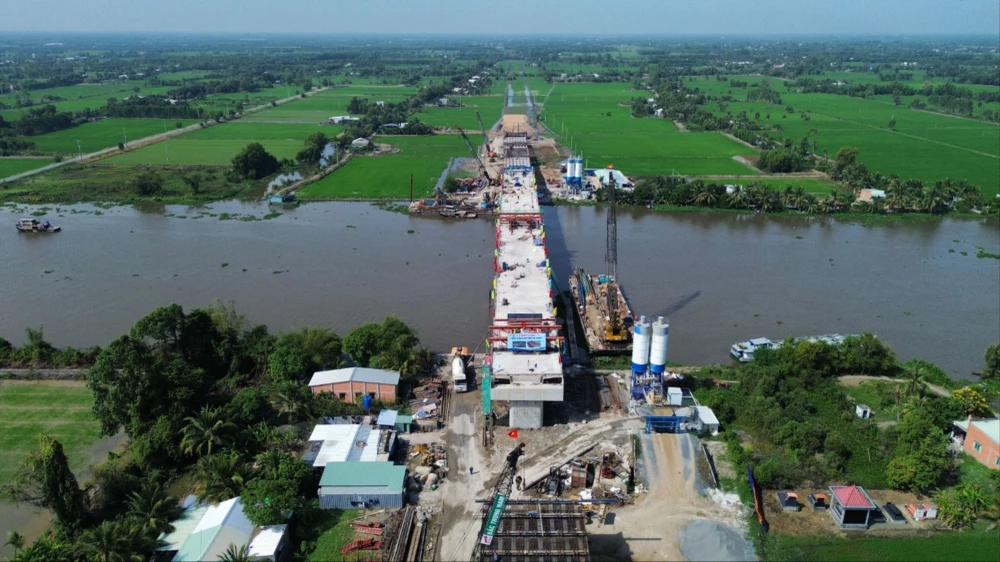 Cầu Vàm Cỏ Đông.jpg