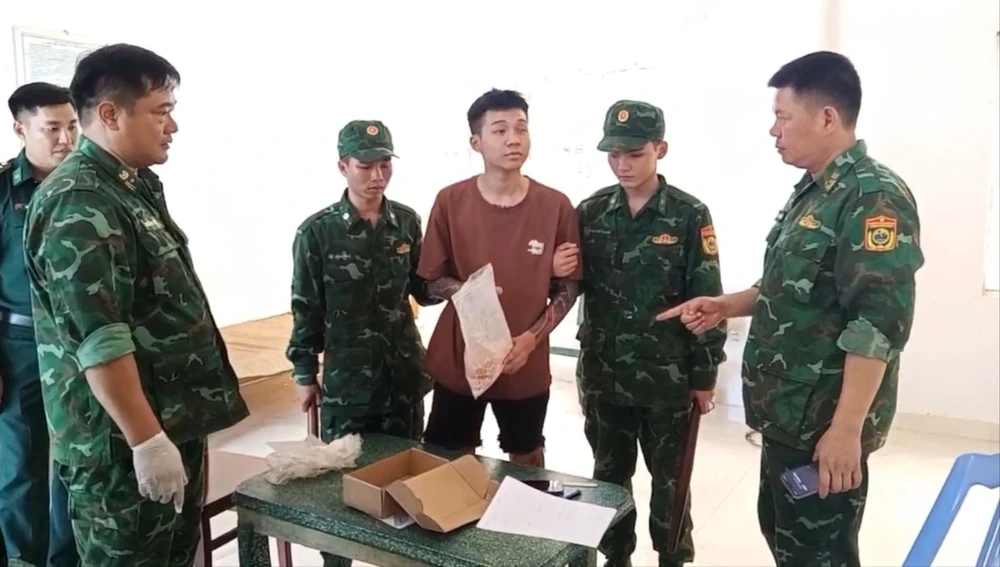 Vận chuyển thuê ma túy.jpg