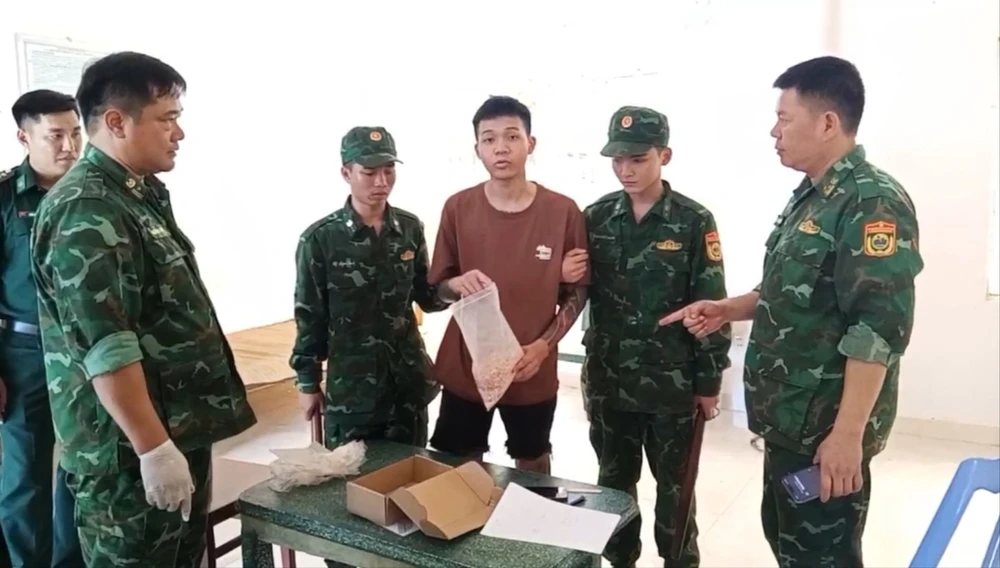 Vận chuyển thuê ma túy.jpg