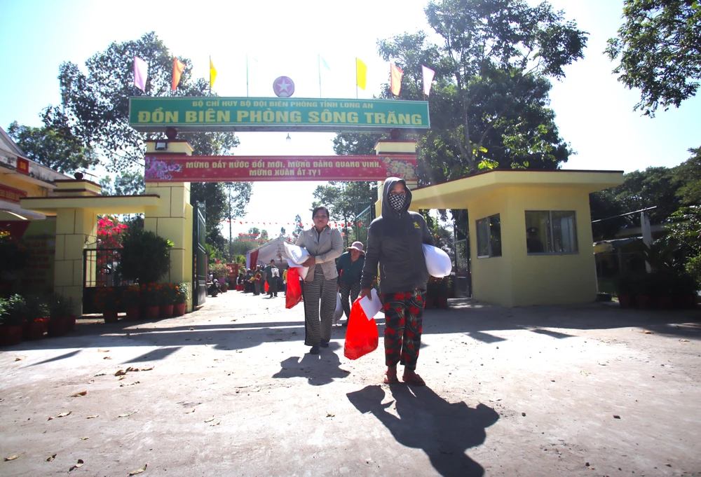 Xuân biên phòng ấm lòng dân bản 5.JPG