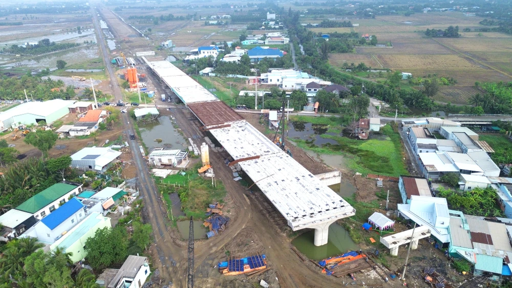 Bí thư tỉnh ủy Long An 7.JPG