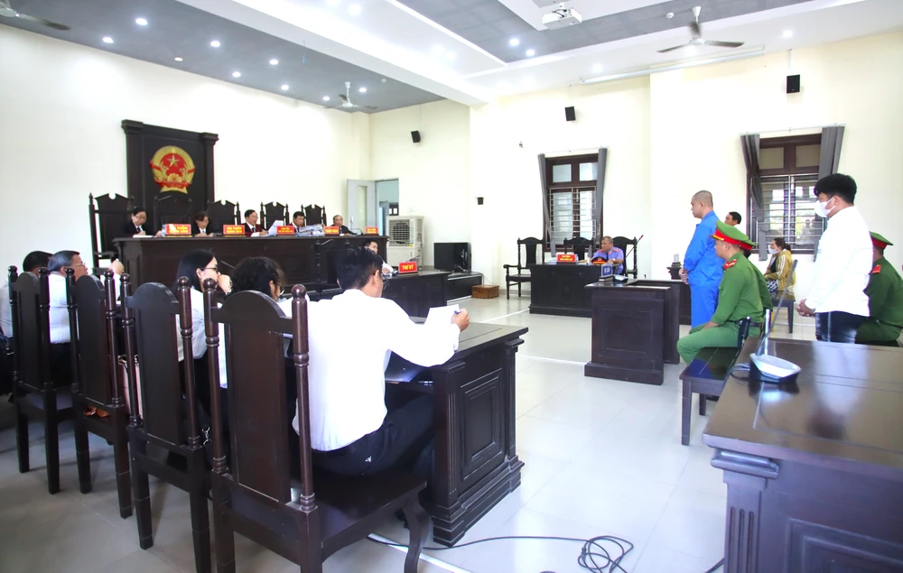 dùng súng bắn chết 3.JPG