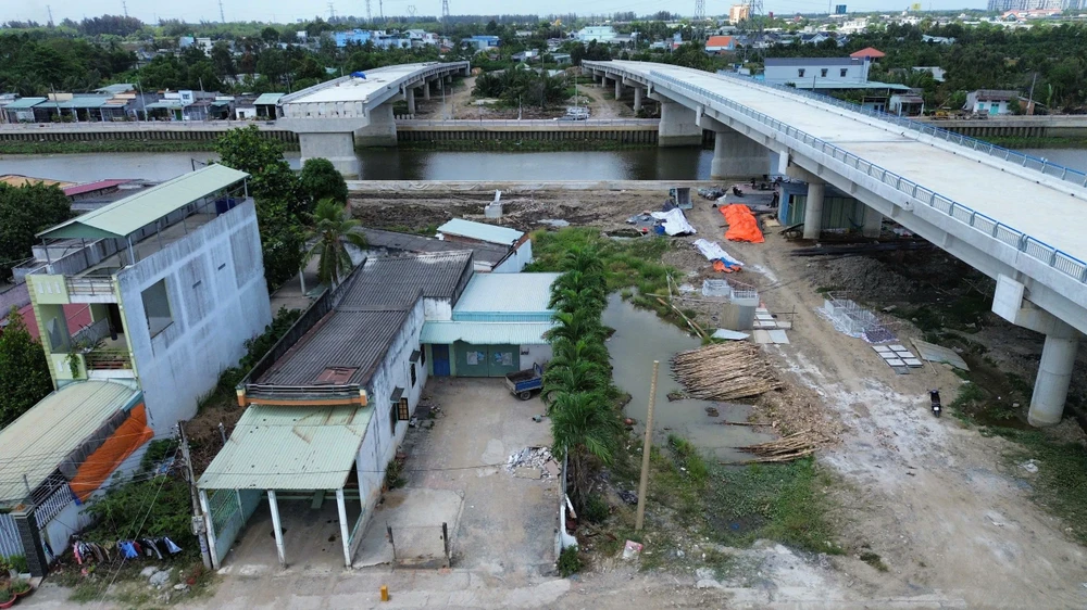 đường tỉnh 830E 4.jpg