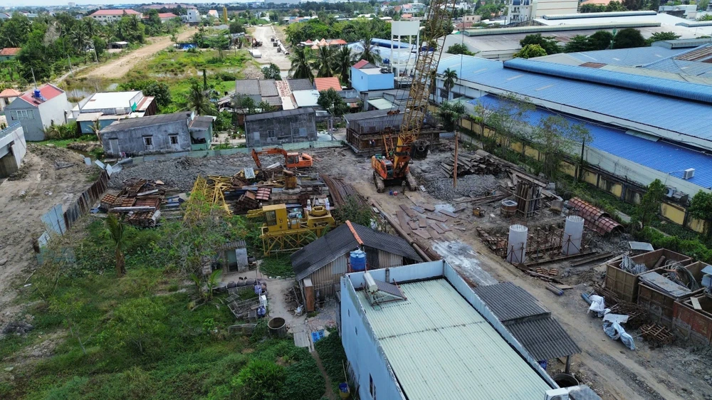 đường tỉnh 830E 5.jpg