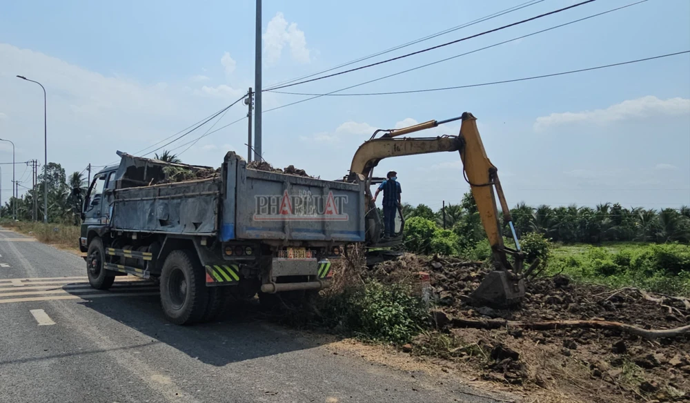 nạo vét kênh 2.jpg