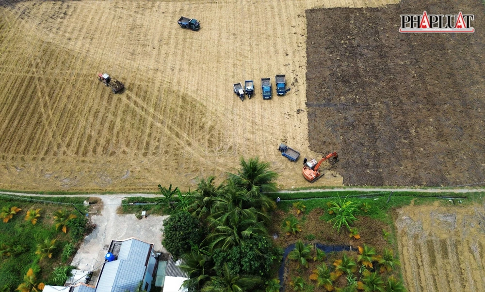 khai thác đất mặt.JPG