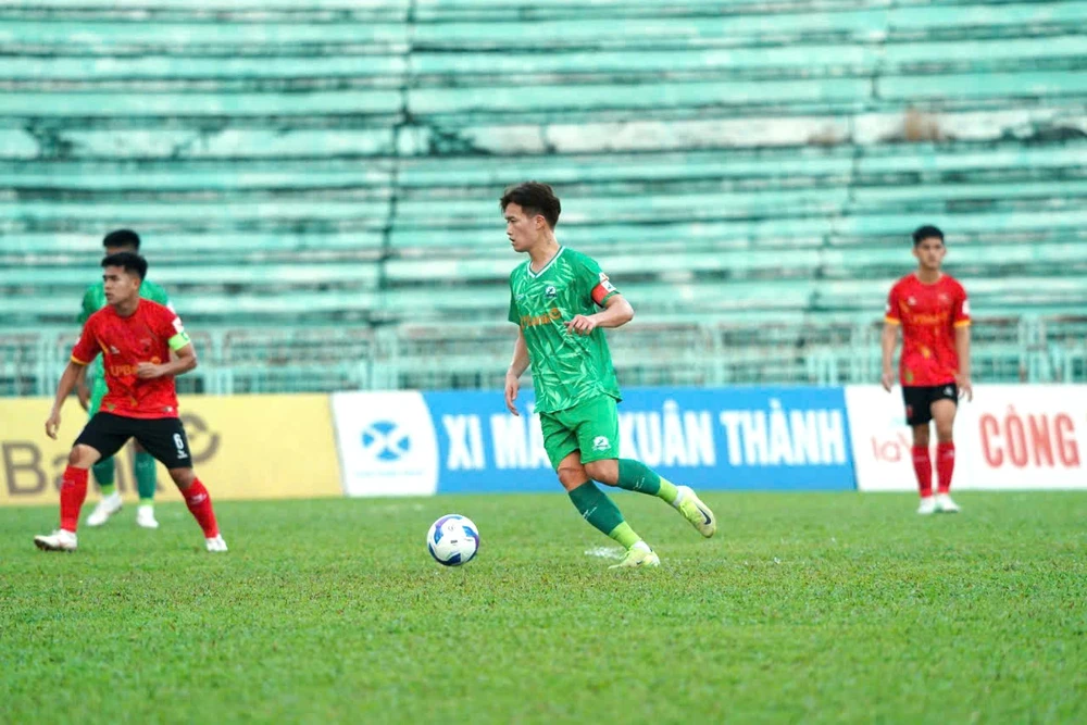 Phù Đổng Ninh Bình 2.jpg