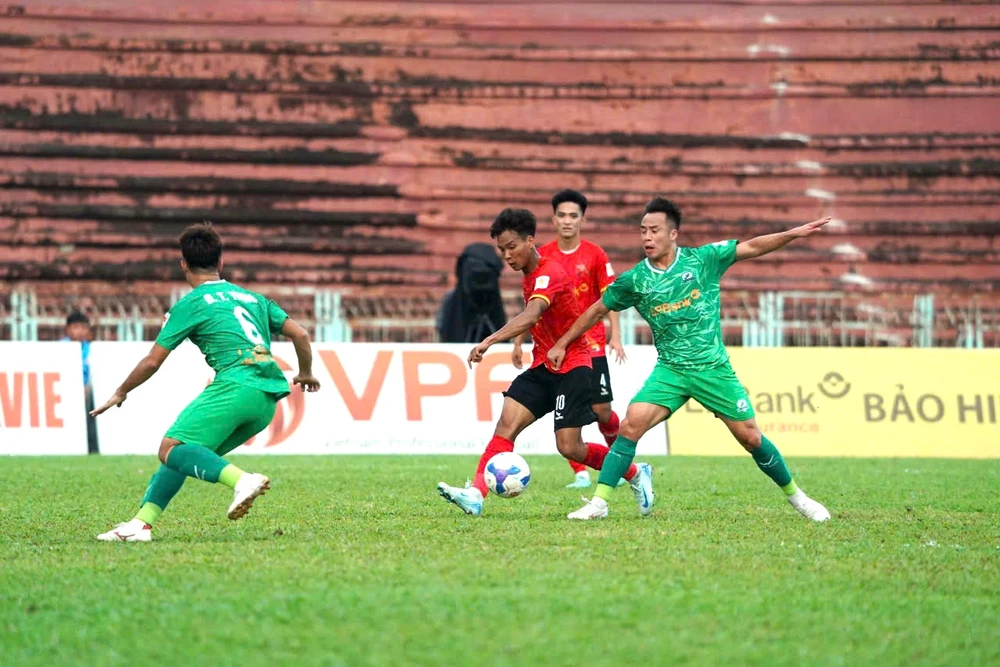 Phù Đổng Ninh Bình 5.jpg