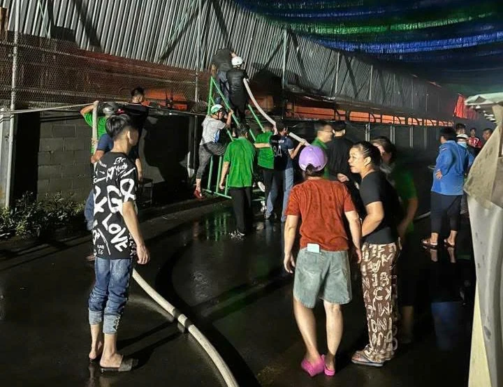 Cháy lớn tại công ty sản xuất giày ở Long An.jpg