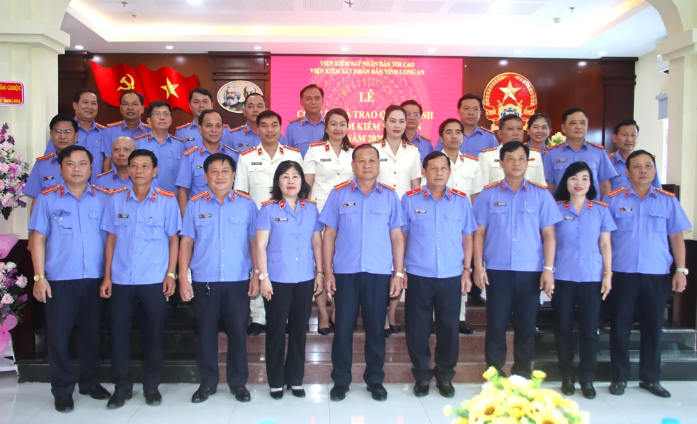 Viện trưởng VKSND tỉnh Long An 5.JPG