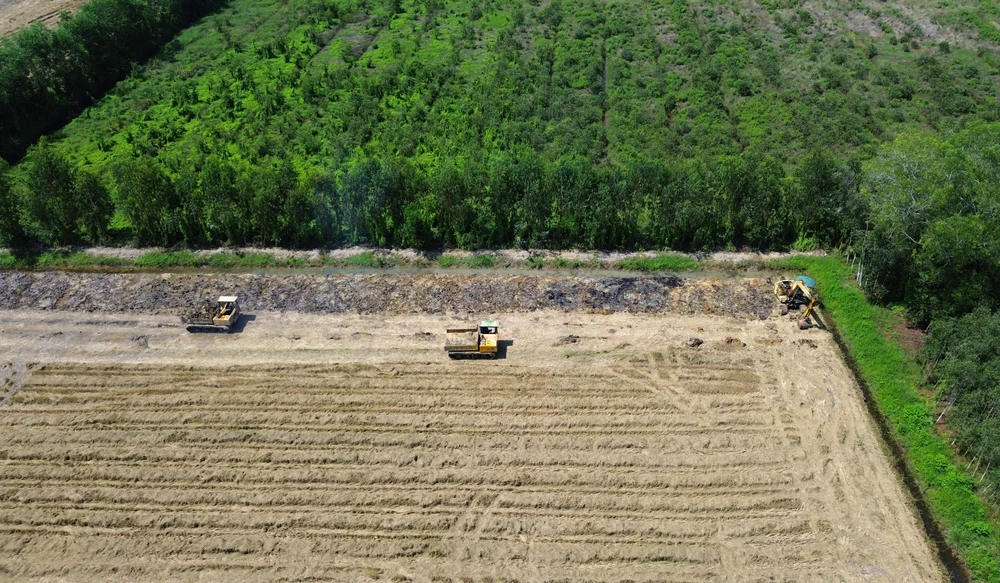 khai thác đất mặt ruộng 13.JPG