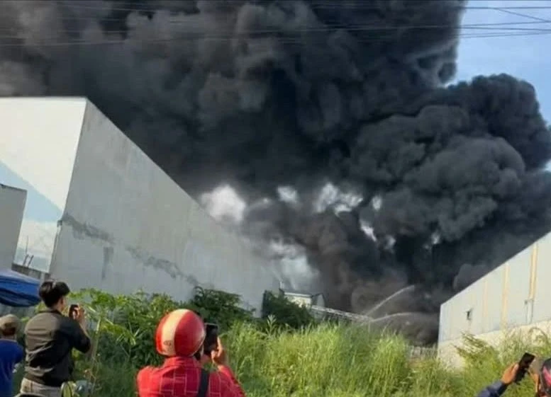 Công ty sản xuất nhựa (2).jpg