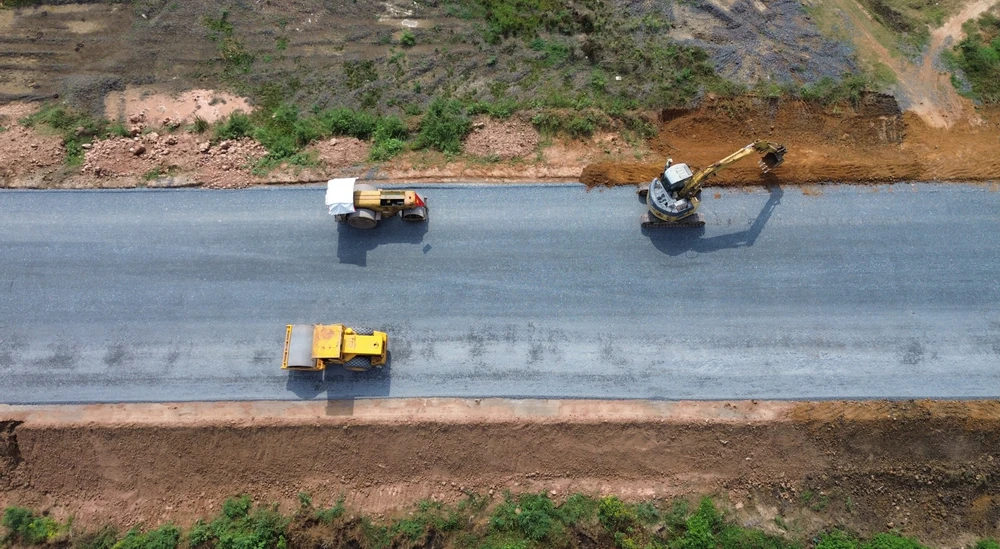 Đường Hồ Chí Minh 2.JPG