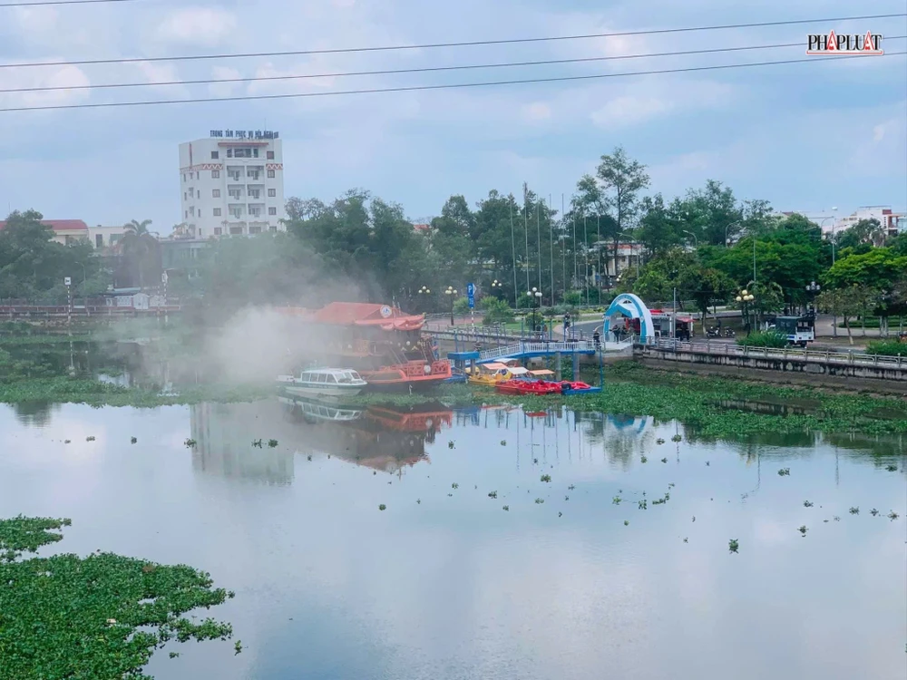 bến tàu Long An.jpg