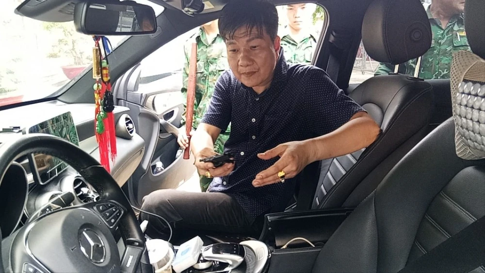 Hai khẩu súng.jpg