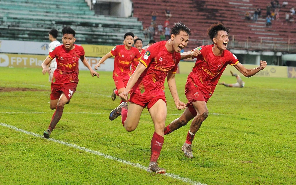 đội bóng Long An 6.jpg