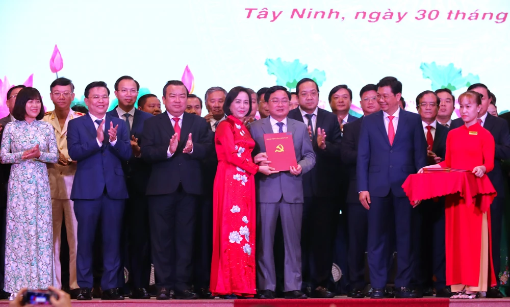 Tỉnh Tây Ninh 2.JPG
