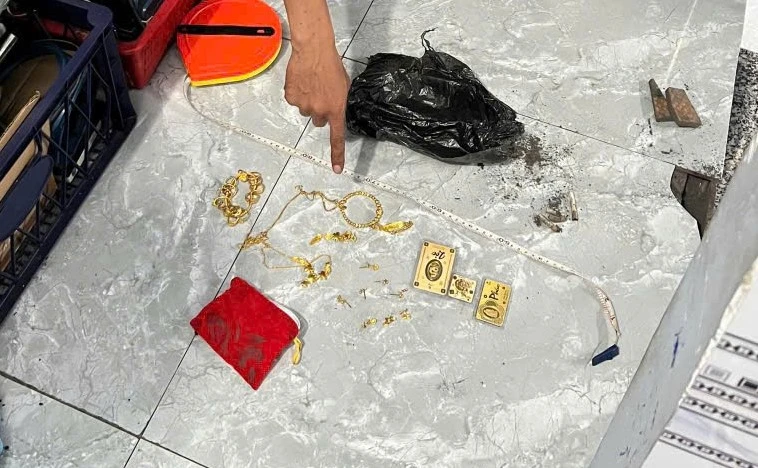 Nam công nhân 1.jpg