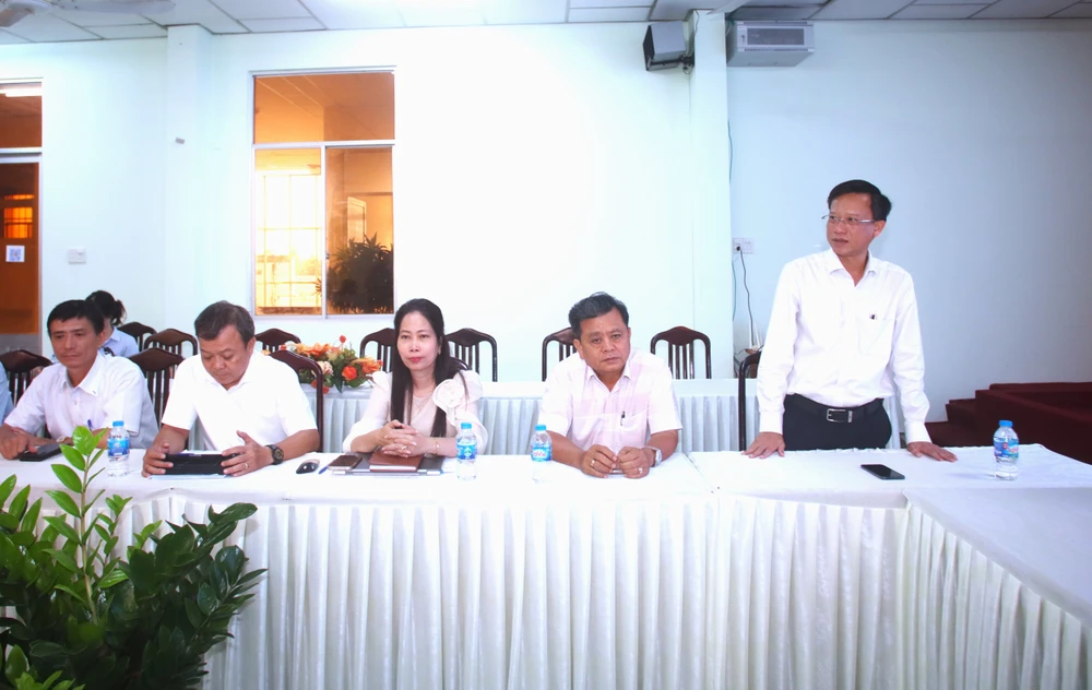 bóng đá Long An 7.JPG