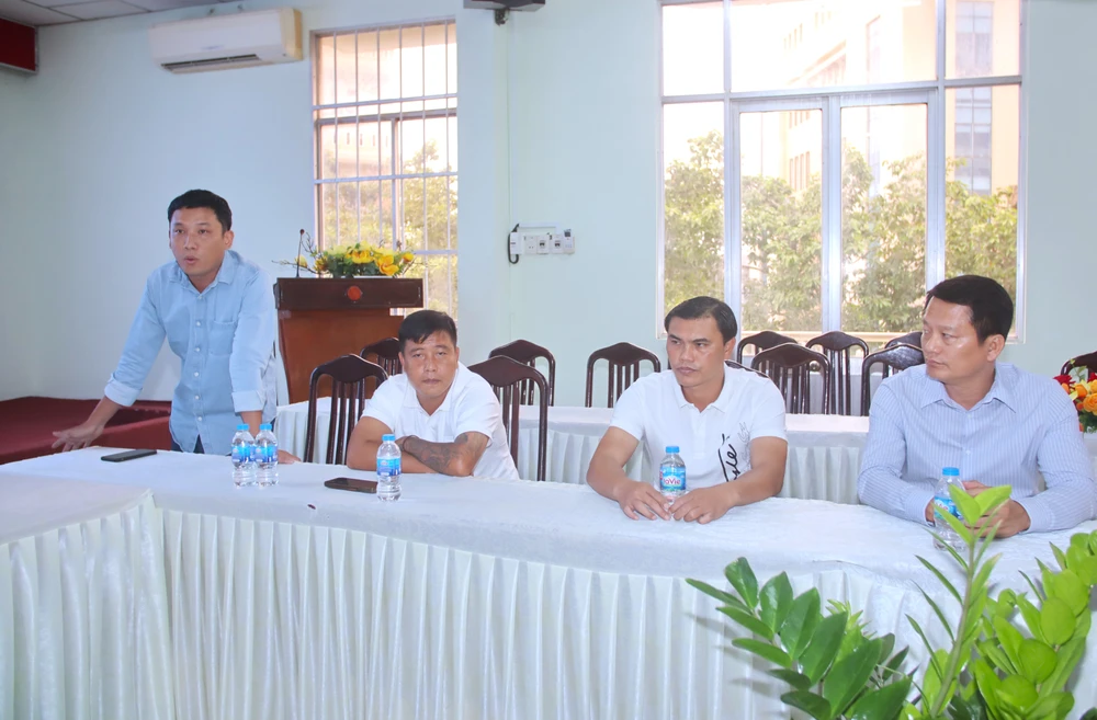 bóng đá Long An 8.JPG