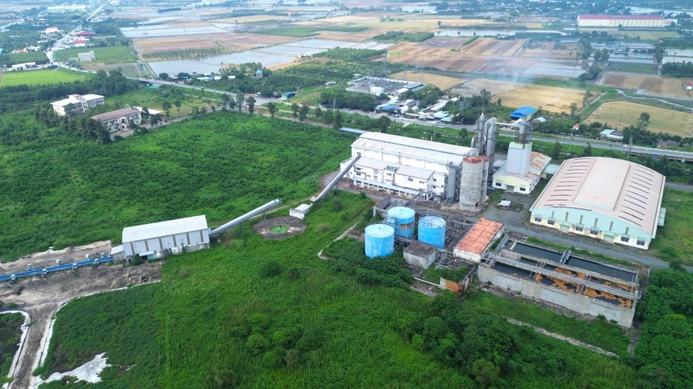 Nhà máy bột giấy Phương Nam 11.JPG