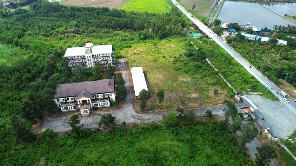 Nhà máy bột giấy Phương Nam 2.JPG