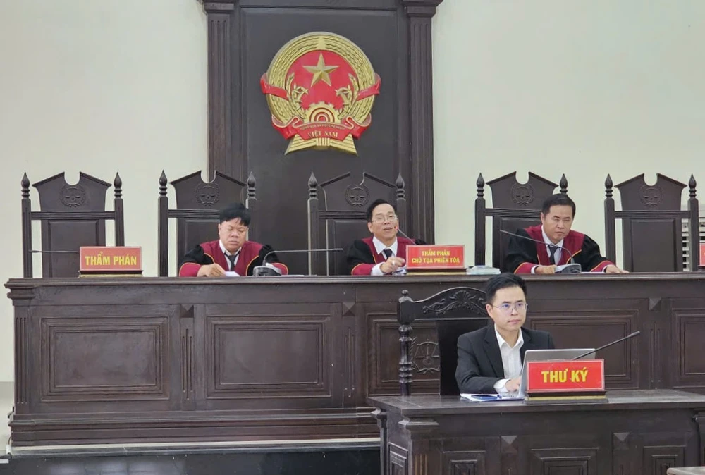 Nguyên hiệu trưởng 3.jpg