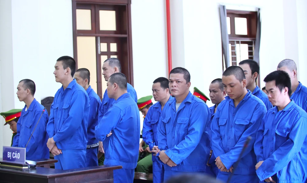 cướp thuốc lá lậu 6.JPG