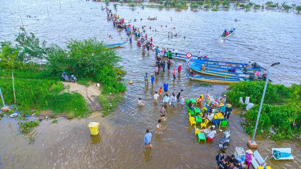 nước lũ miền Tây 7.jpg