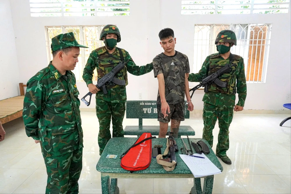 Cửa khẩu Mỹ Quý Tây.jpg