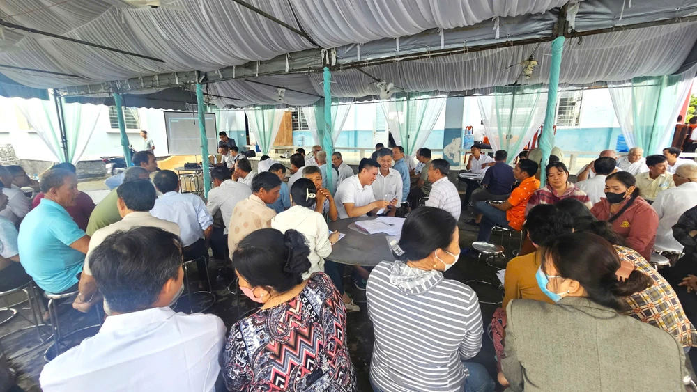 Người dân ven Quốc lộ 62: 'Xin đừng chắp vá nữa'