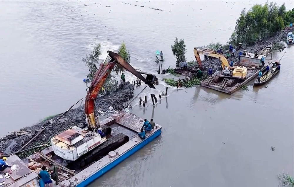 01. PLO.00_02_45_12.Still003.jpg