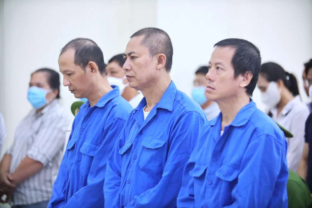 giám đốc trung tâm 2.JPG