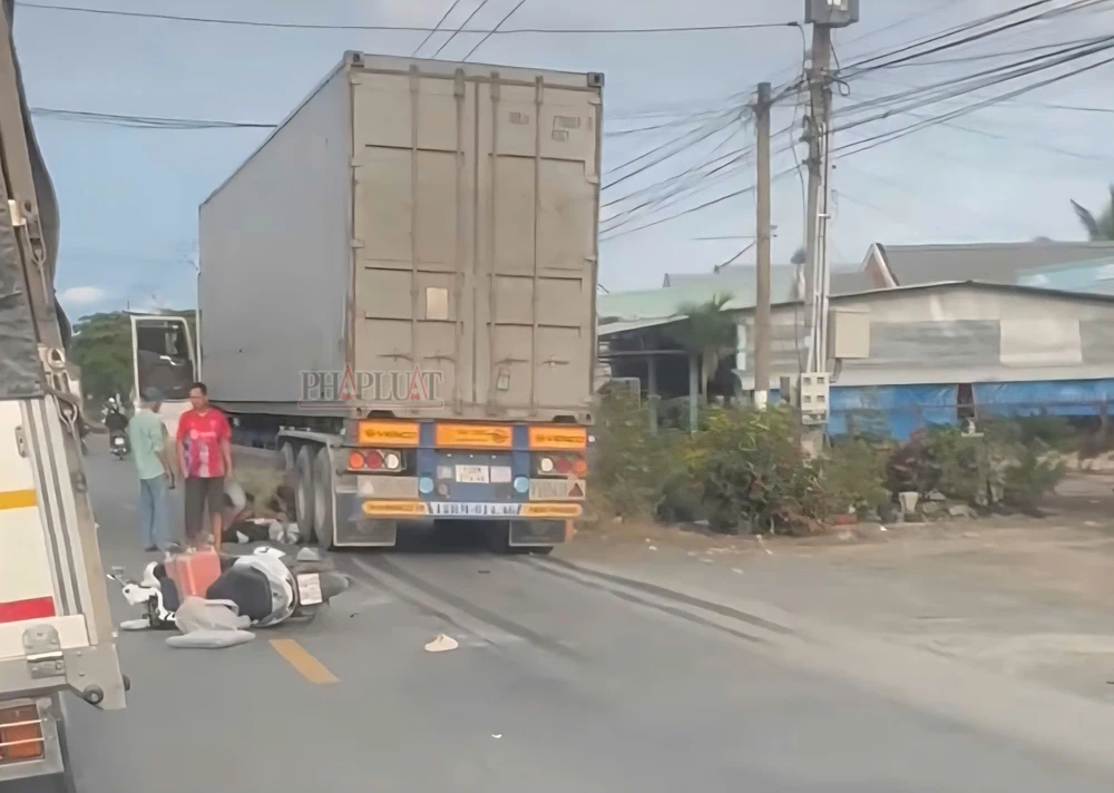 hai cô gái trẻ 1.jpg