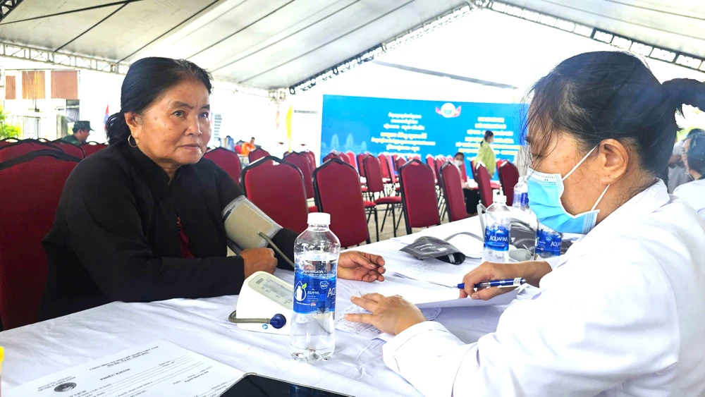 cấp thuốc miễn phí 7.jpg