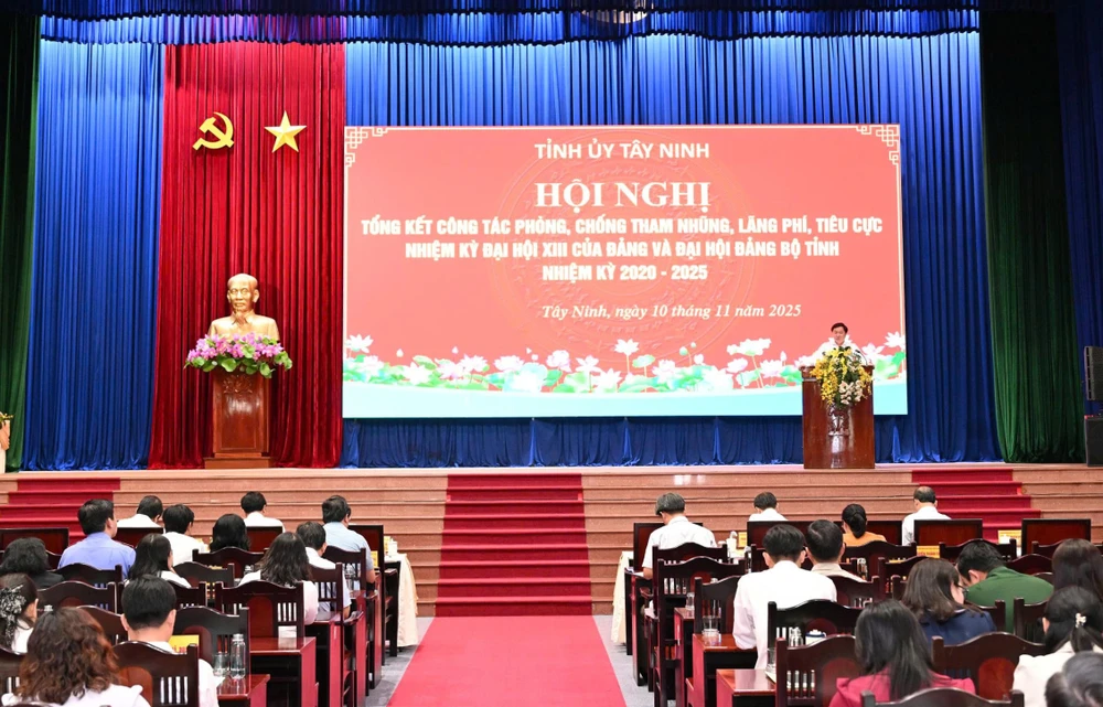 vụ án tham nhũng.jpg