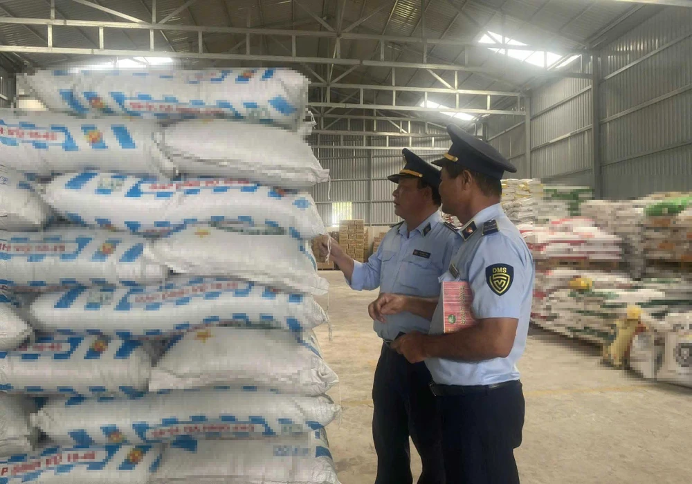 vật tư nông nghiệp (1).jpg