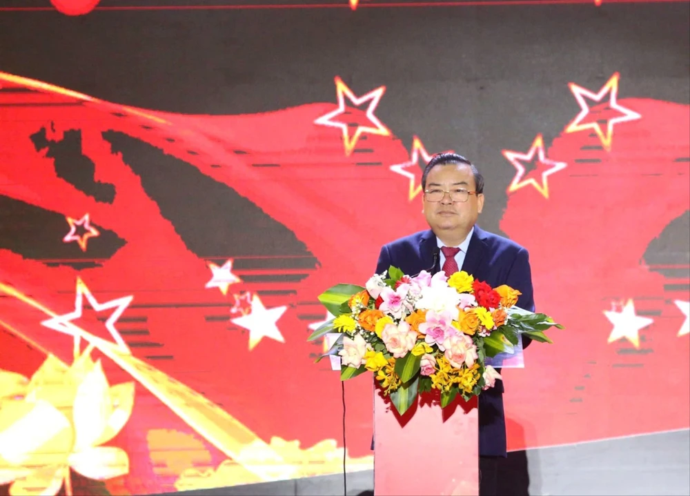 học tập và làm theo Bác.jpg