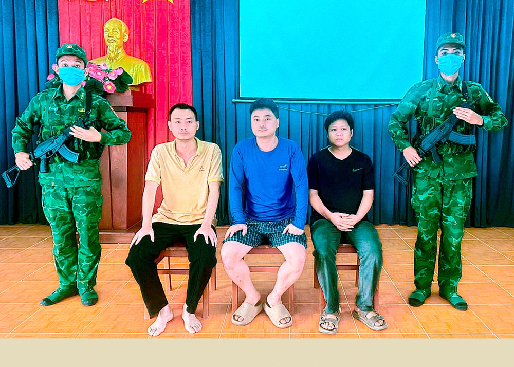 Ba người Trung Quốc.jpg