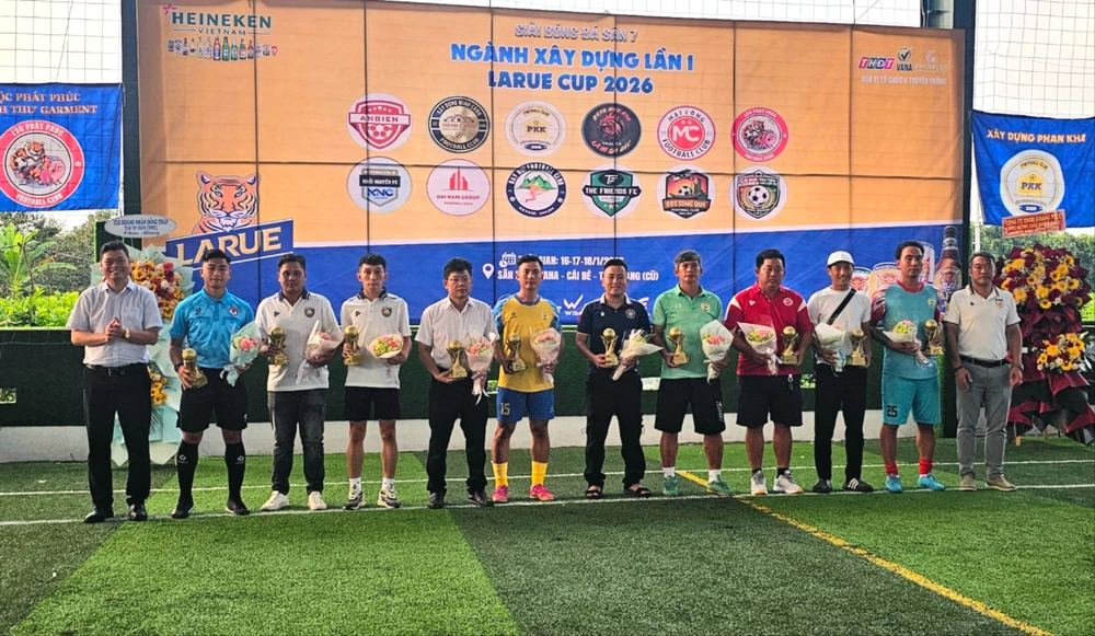 Giải bóng đá.jpg