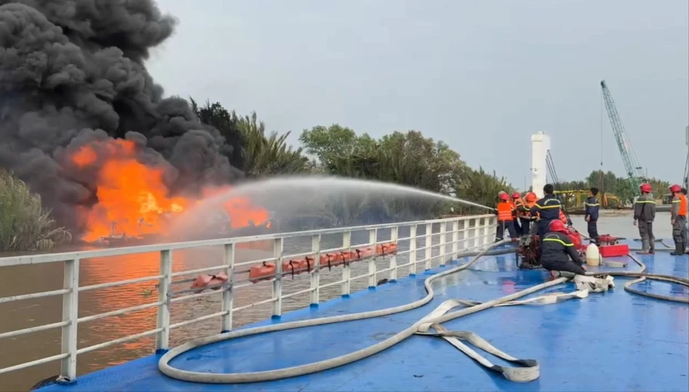 Sông Cần Giuộc.jpg